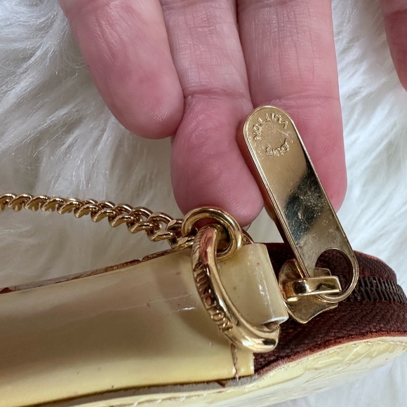 Louis Vuitton heart shaped coins bag - Picture 5 of 17